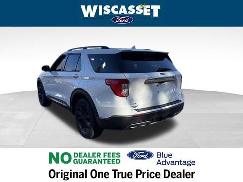 Certified 2022 Ford Explorer XLT w/ Equipment Group 202A image 29