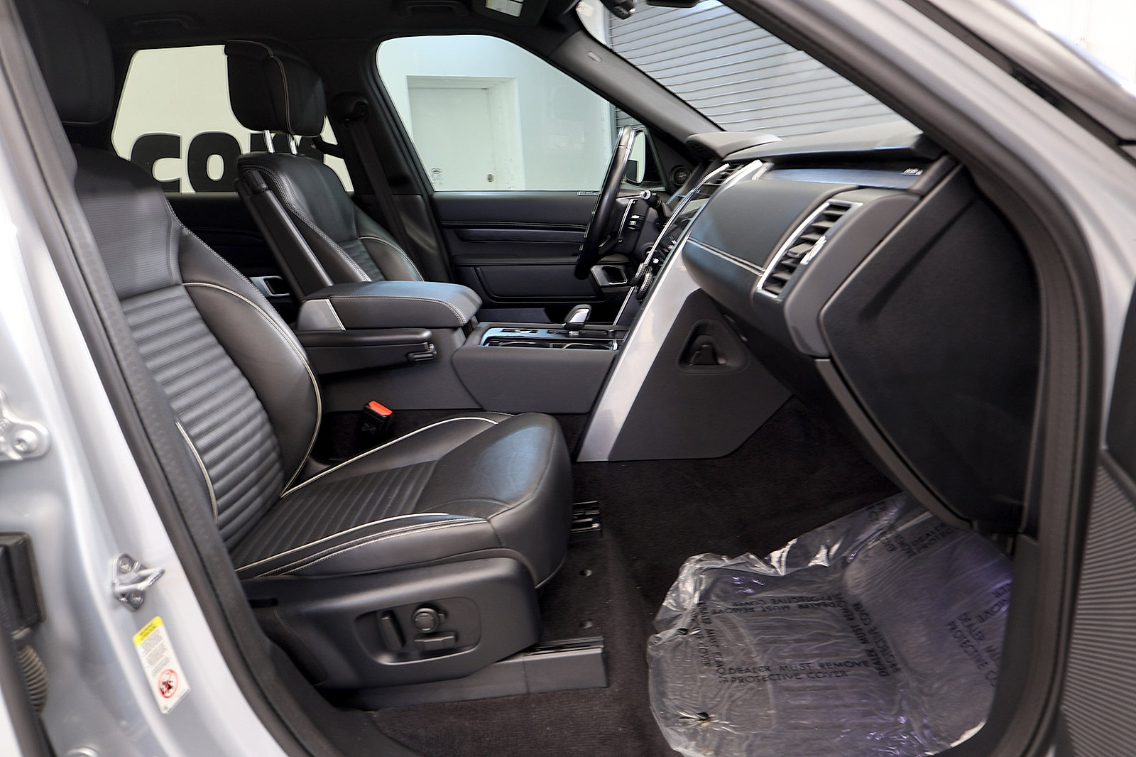 Used 2021 Land Rover Discovery S R-Dynamic AWD/4WD image 17