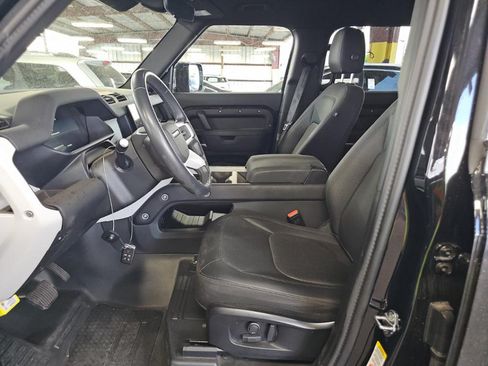 Used 2025 Land Rover Defender 110 S AWD/4WD image 4