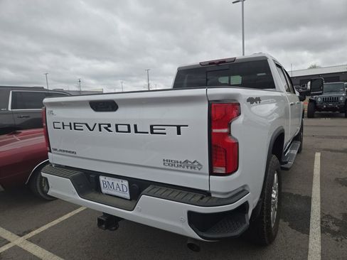 Used 2025 Chevrolet Silverado 2500 High Country image 3