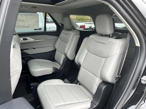 New 2026 Ford Explorer Active w/ Active Comfort Package AWD/4WD image 35
