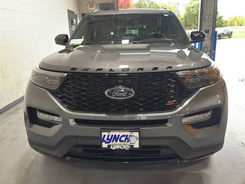 Used 2024 Ford Explorer ST w/ Technology Package image 9
