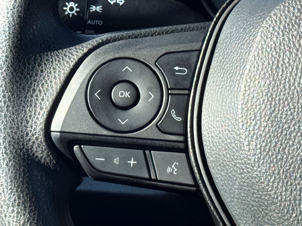 Used 2022 Toyota RAV4 XLE w/ Convenience Package FWD image 15