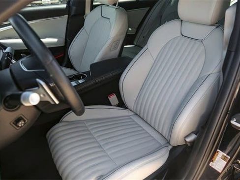 Used 2025 Genesis G70 3.3T Advanced image 9