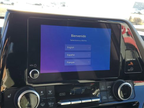 Certified 2023 Toyota Highlander XLE image 27