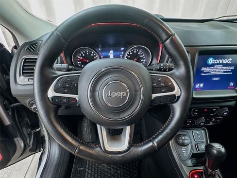 Used 2019 Jeep Compass Trailhawk w/ Leather Interior Group AWD/4WD image 18