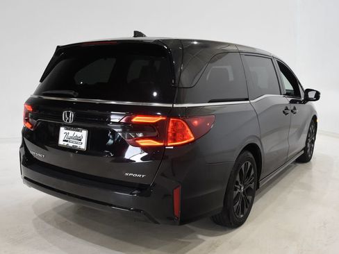 Used 2025 Honda Odyssey Sport-L image 4