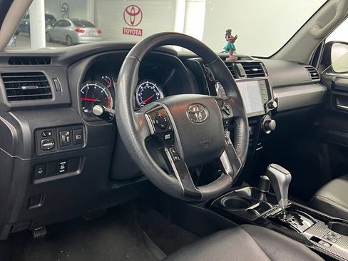 Used 2021 Toyota 4Runner TRD Off-Road Premium w/ Moonroof Package AWD/4WD image 10