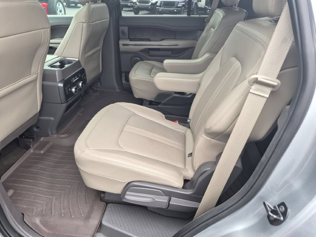 Used 2020 Ford Expedition Limited w/ Equipment Group 301A AWD/4WD image 27