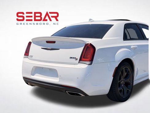 Used 2022 Chrysler 300 S w/ Comfort Group RWD image 13
