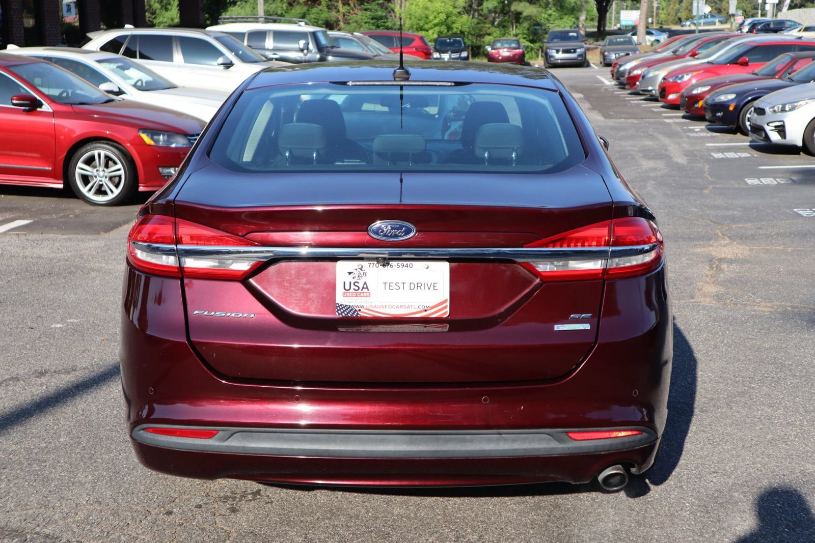 Used 2018 Ford Fusion SE w/ Fusion SE Technology Package FWD image 5