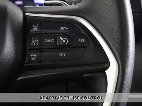 Used 2022 Jeep Grand Cherokee L Limited AWD/4WD image 6