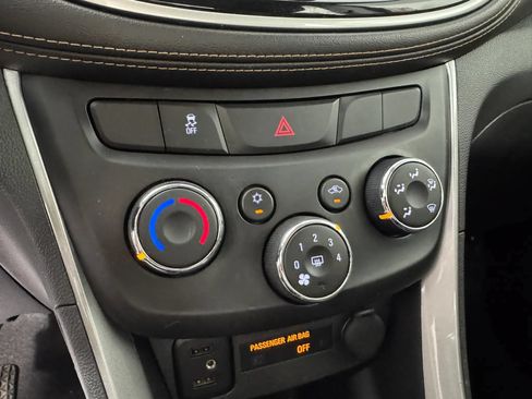 Used 2018 Chevrolet Trax LS AWD/4WD image 19