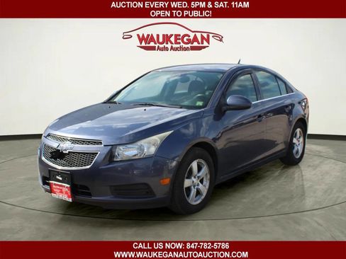 Used 2013 Chevrolet Cruze LT FWD image 1