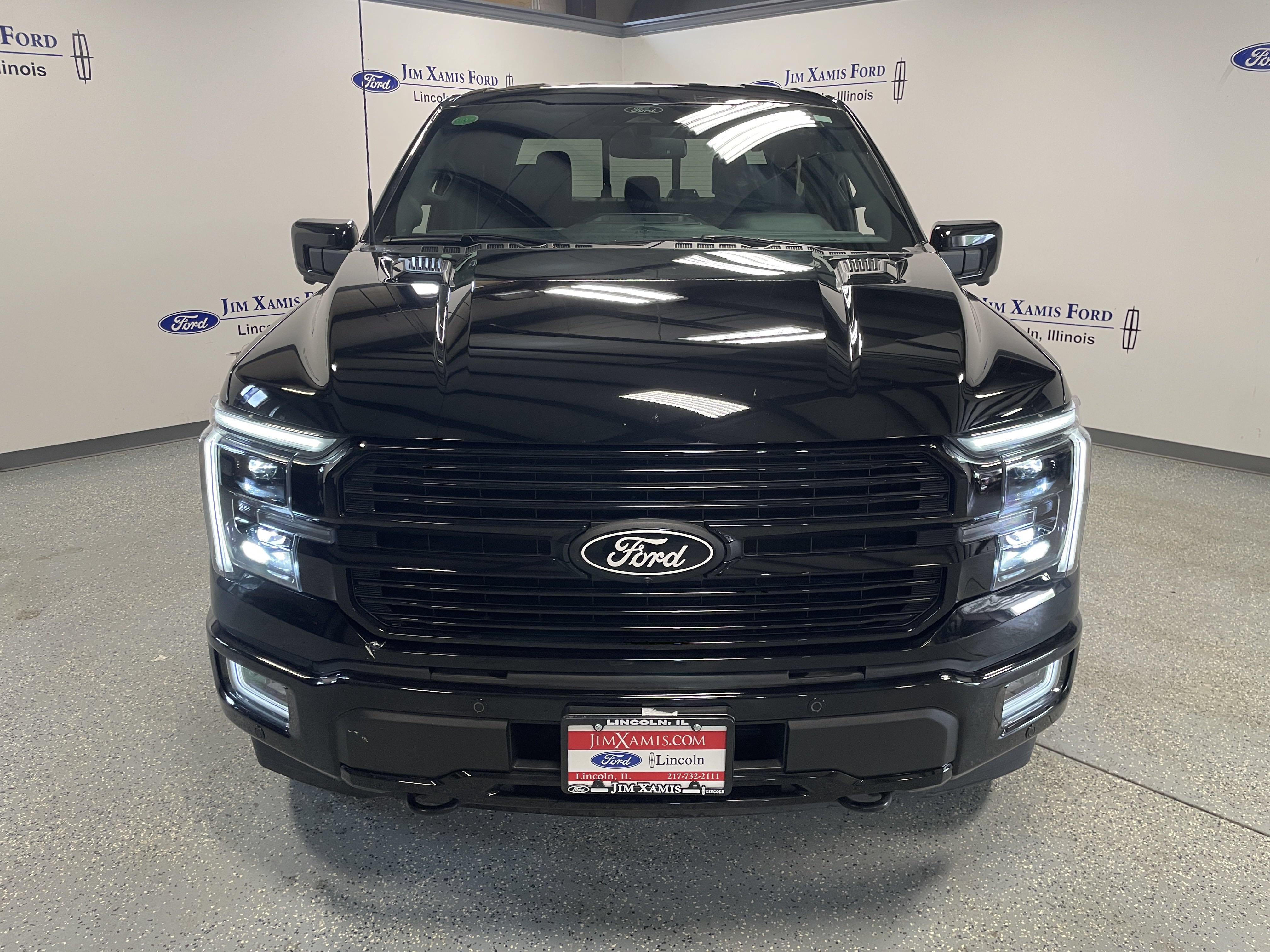 Used 2024 Ford F150 Platinum AWD/4WD image 2