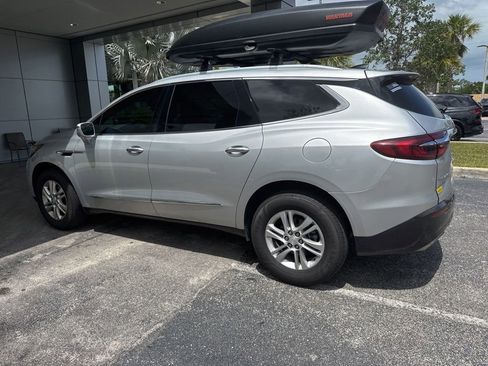 Used 2020 Buick Enclave Essence FWD image 4