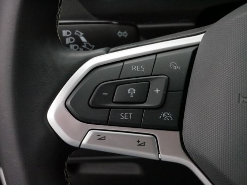 Certified 2024 Volkswagen Tiguan SE w/ Panoramic Sunroof Package image 26