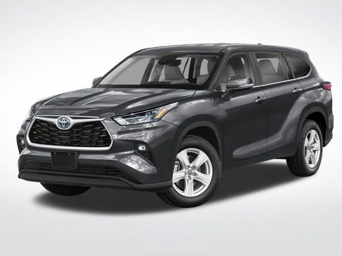 Used 2024 Toyota Highlander LE image 11