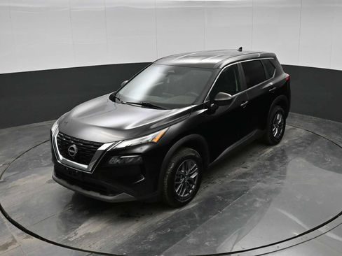 Used 2023 Nissan Rogue S image 24