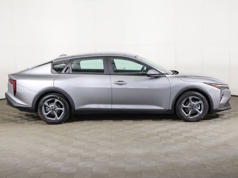 Used 2025 Kia K4 FWD image 17