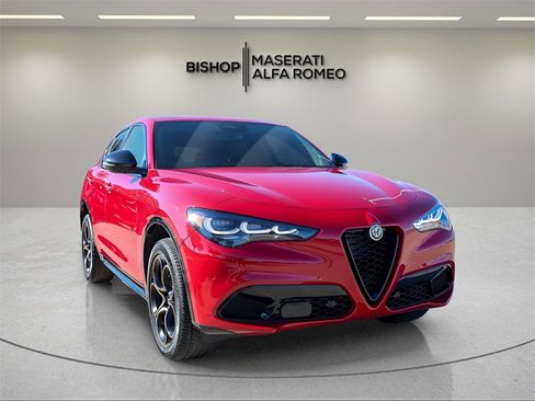 New 2025 Alfa Romeo Stelvio Sprint image 1