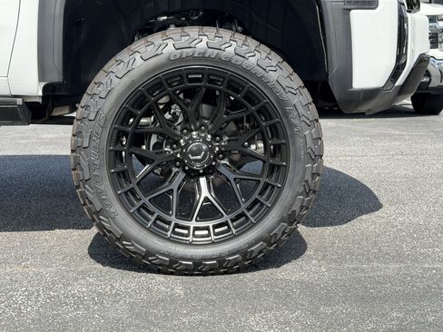 Used 2025 GMC Sierra 2500 Denali Ultimate AWD/4WD image 13