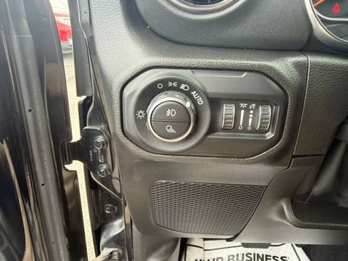 Used 2022 Jeep Gladiator Overland AWD/4WD image 14