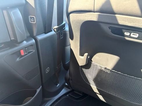 New 2027 Chrysler Pacifica Select FWD image 11