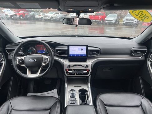 Used 2023 Ford Explorer XLT w/ Equipment Group 202A image 21