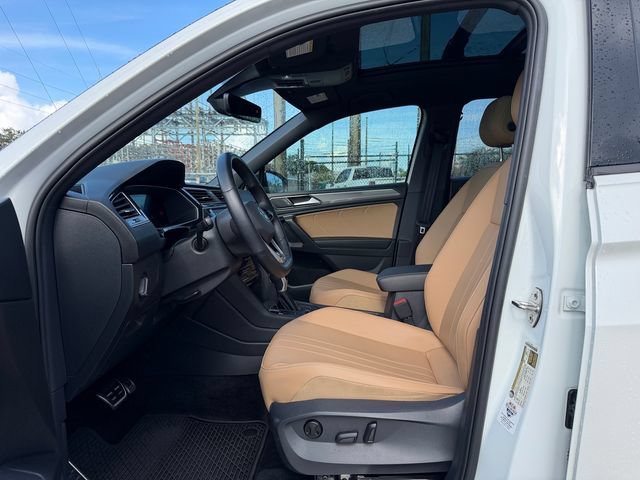 Certified 2023 Volkswagen Tiguan SE R-Line FWD image 10