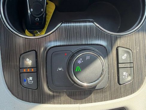 Used 2020 GMC Acadia SLT w/ Driver Alert Package II FWD image 9