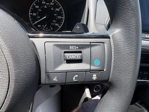 Used 2023 Nissan Rogue SV AWD/4WD image 19