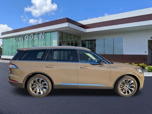 Certified 2025 Lincoln Aviator Reserve image 4