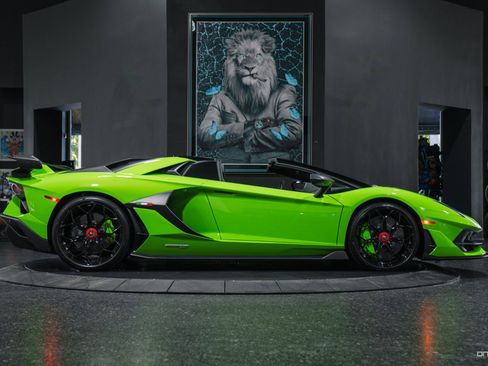 Used 2021 Lamborghini Aventador SVJ image 21