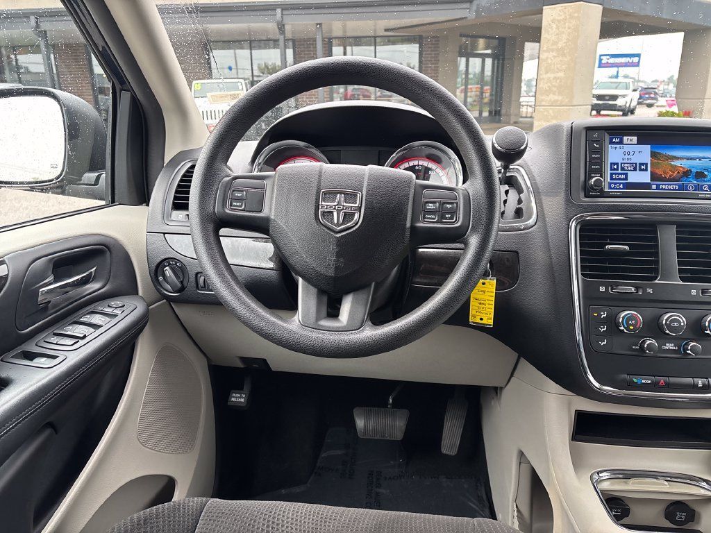 Used 2012 Dodge Grand Caravan SXT FWD image 17