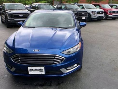 Used 2018 Ford Fusion SE w/ Equipment Group 201A FWD image 3