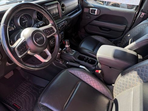 Used 2022 Jeep Wrangler Unlimited Sahara AWD/4WD image 17