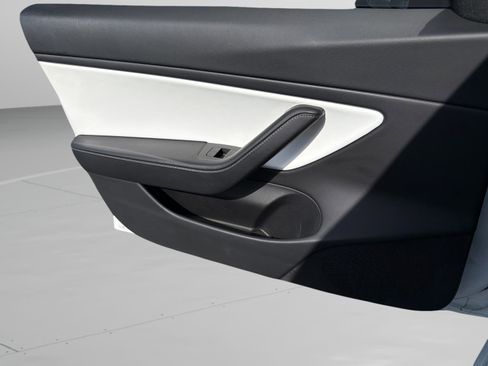 Used 2021 Tesla Model 3 Long Range image 24