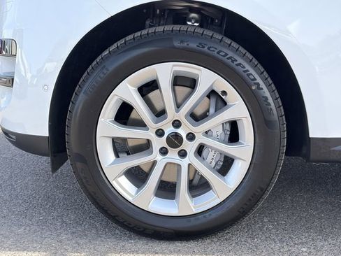 New 2026 Land Rover Range Rover Sport SE AWD/4WD image 23