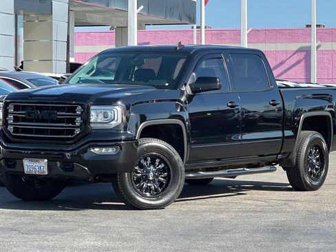 Used 2018 GMC Sierra 1500 SLT w/ All Terrain Package AWD/4WD image 8
