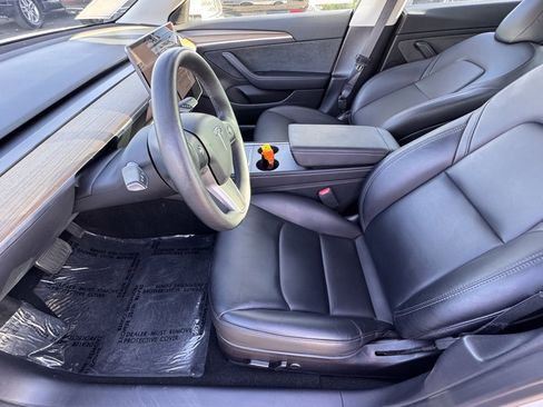 Used 2023 Tesla Model 3 Standard Range image 18