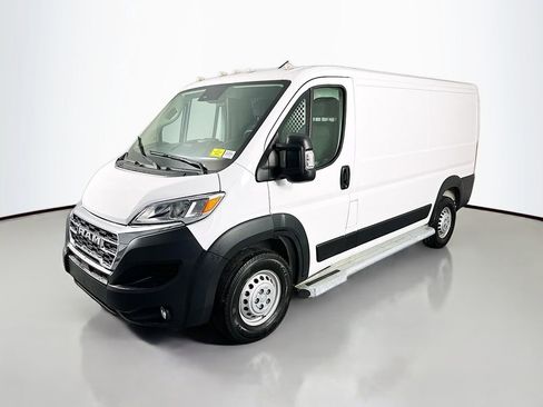 Used 2025 RAM ProMaster 2500 w/ U-Haul Equipment Group FWD image 3