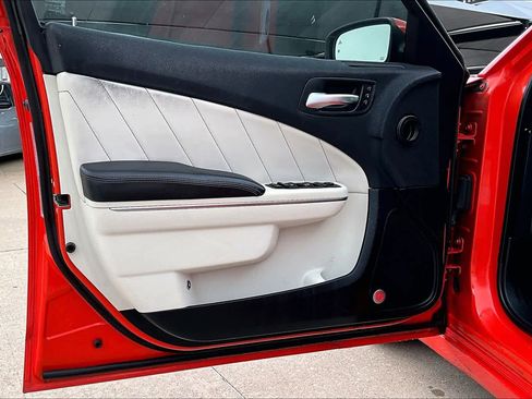 Used 2017 Dodge Charger SXT w/ Plus Group image 21
