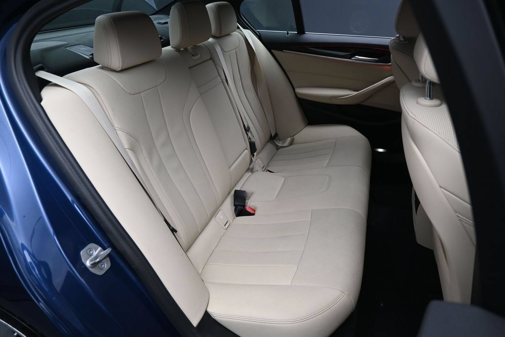 Used 2023 BMW 530i xDrive w/ Convenience Package AWD/4WD image 35
