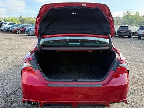 Used 2021 Toyota Camry SE FWD image 17