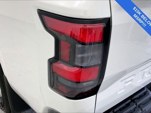 Used 2025 Nissan Frontier S image 42