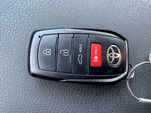 Used 2025 Toyota Camry LE image 21