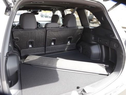 Used 2025 Subaru Forester Premium image 7