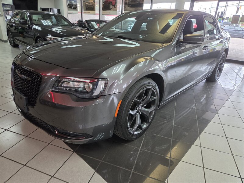 Used 2023 Chrysler 300 S RWD image 1