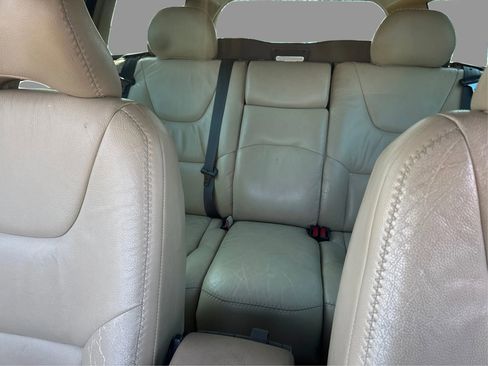 Used 2003 Volvo XC70 AWD/4WD image 16